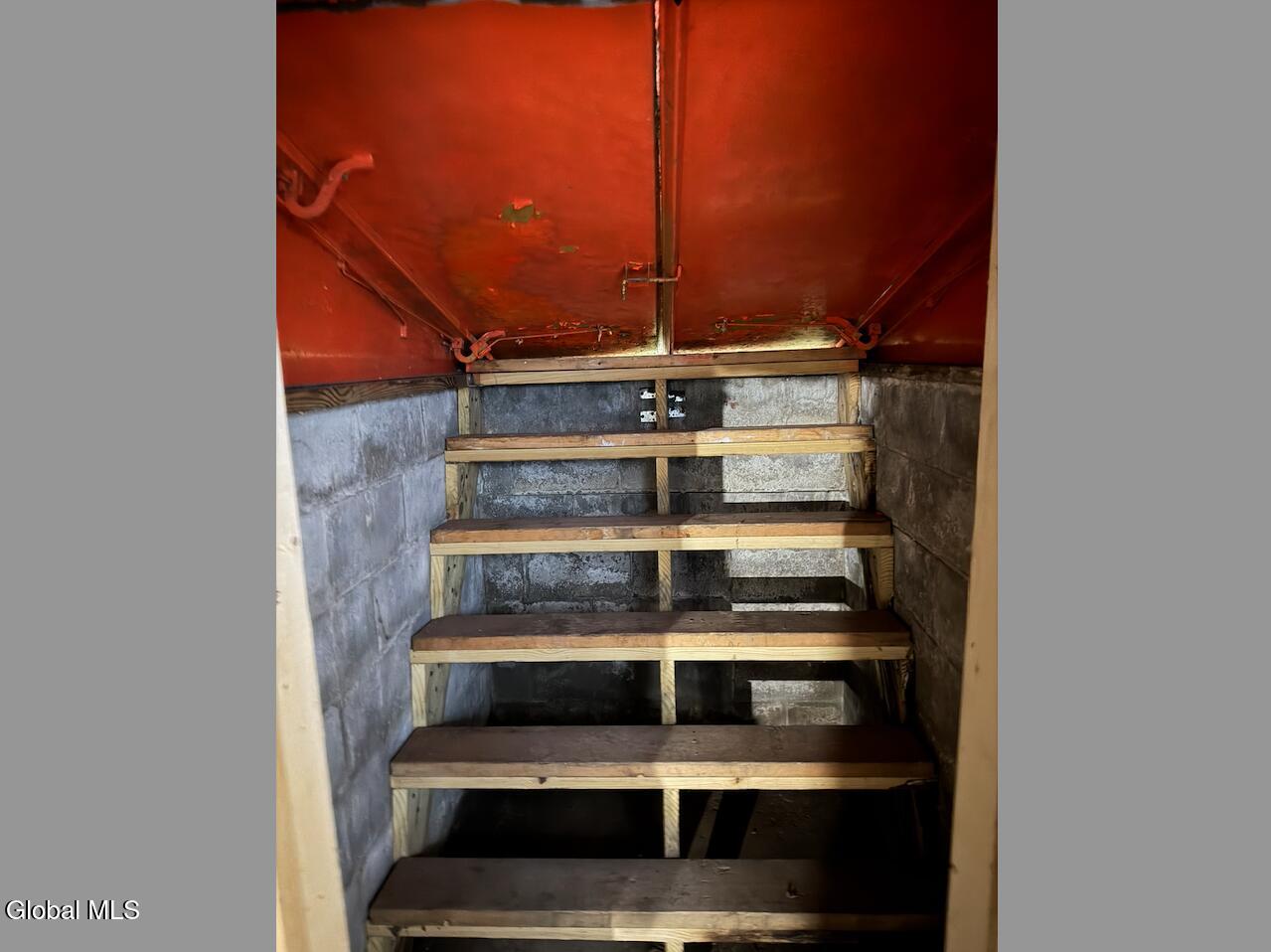 11 Monroe Street Gloversville NY 12078