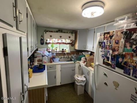 323 Oakhurst Street Troy NY 12182