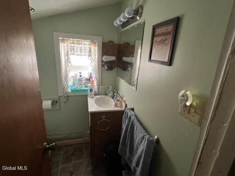 323 Oakhurst Street Troy NY 12182