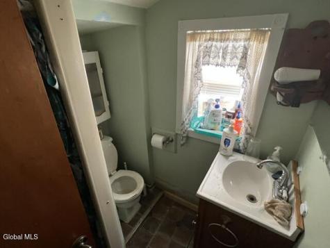 323 Oakhurst Street Troy NY 12182