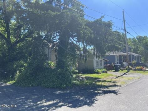 323 Oakhurst Street Troy NY 12182