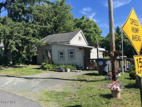 323 Oakhurst Street Troy NY 12182
