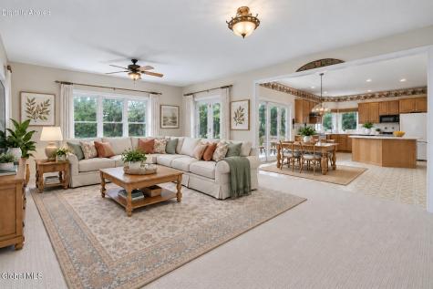 29 Columbine Drive Glenmont NY 12077