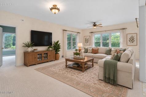 29 Columbine Drive Glenmont NY 12077