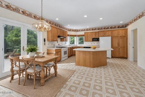 29 Columbine Drive Glenmont NY 12077