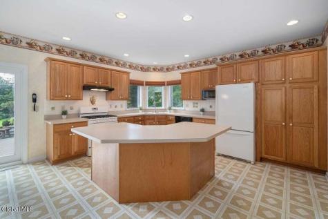 29 Columbine Drive Glenmont NY 12077