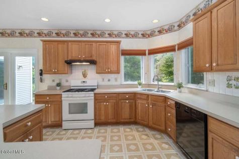 29 Columbine Drive Glenmont NY 12077