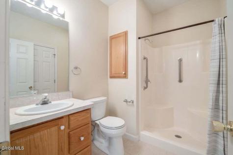 29 Columbine Drive Glenmont NY 12077
