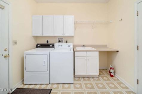 29 Columbine Drive Glenmont NY 12077