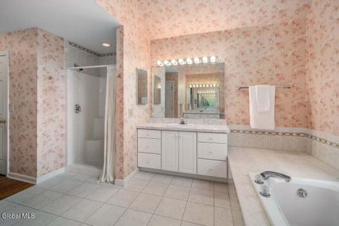 29 Columbine Drive Glenmont NY 12077