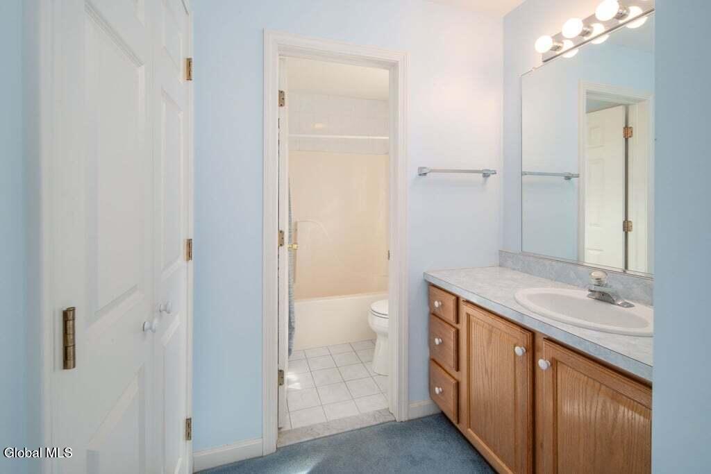 29 Columbine Drive Glenmont NY 12077