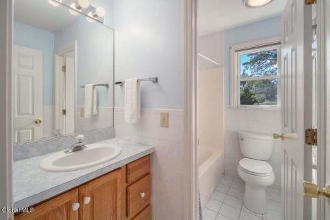 29 Columbine Drive Glenmont NY 12077