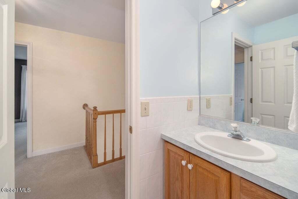 29 Columbine Drive Glenmont NY 12077