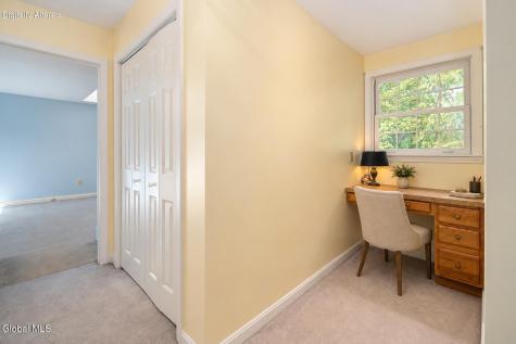 29 Columbine Drive Glenmont NY 12077