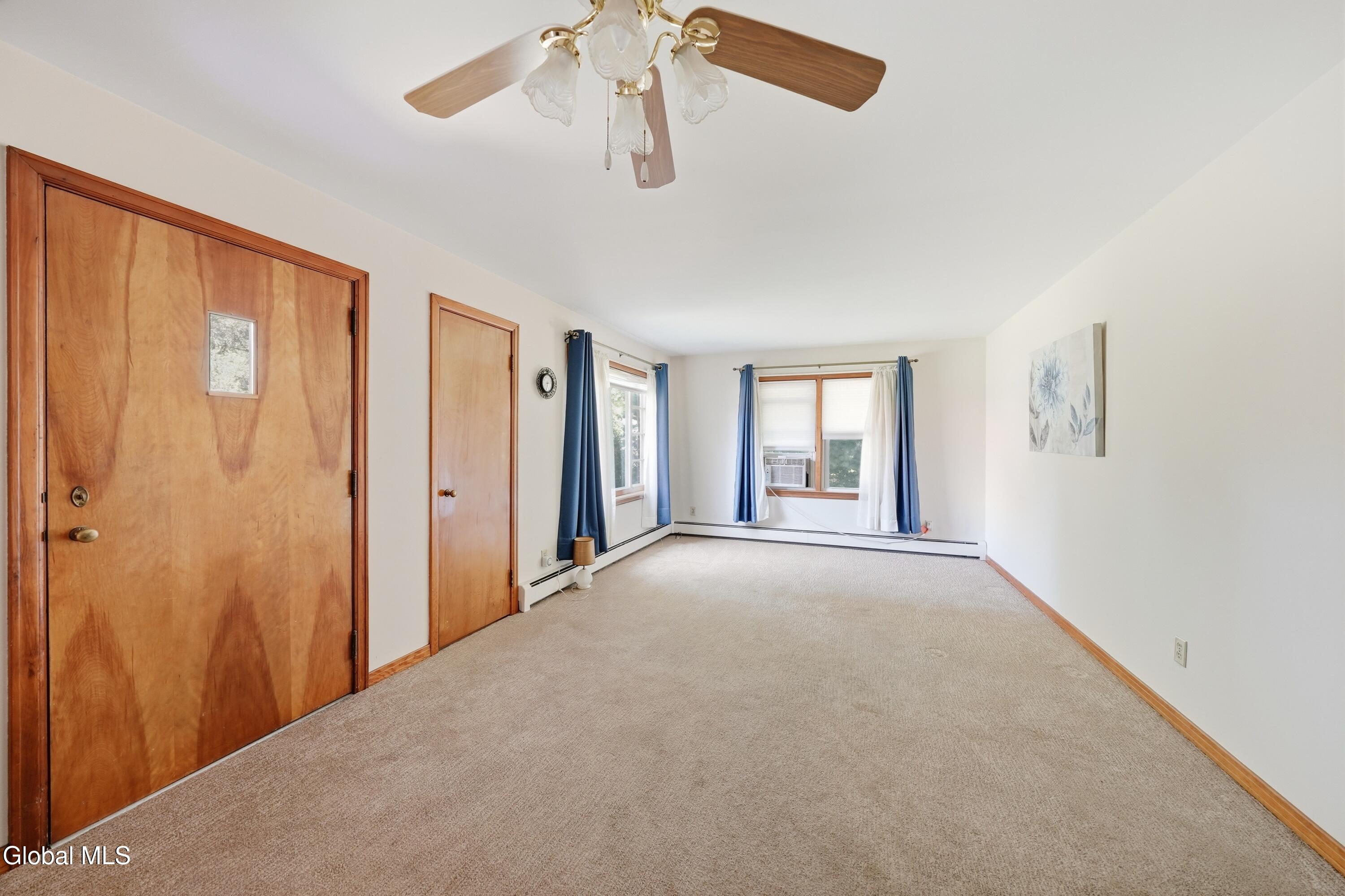 1277 Floral Avenue Schenectady NY 12306