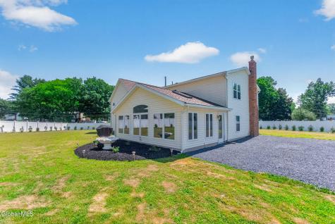 16 Boyack Road Clifton Park NY 12065