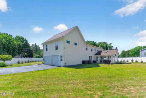 16 Boyack Road Clifton Park NY 12065