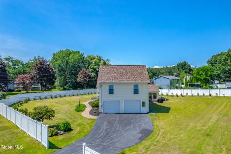 16 Boyack Road Clifton Park NY 12065