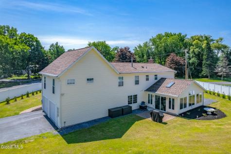16 Boyack Road Clifton Park NY 12065