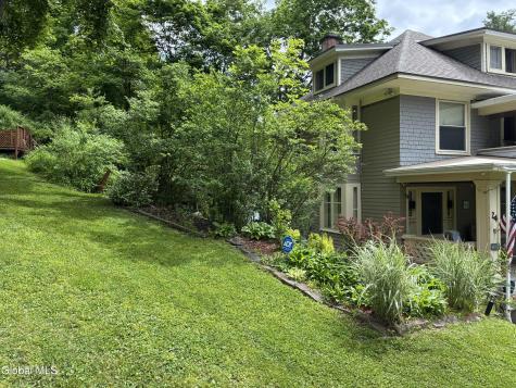 24 Northampton Road Amsterdam NY 12010