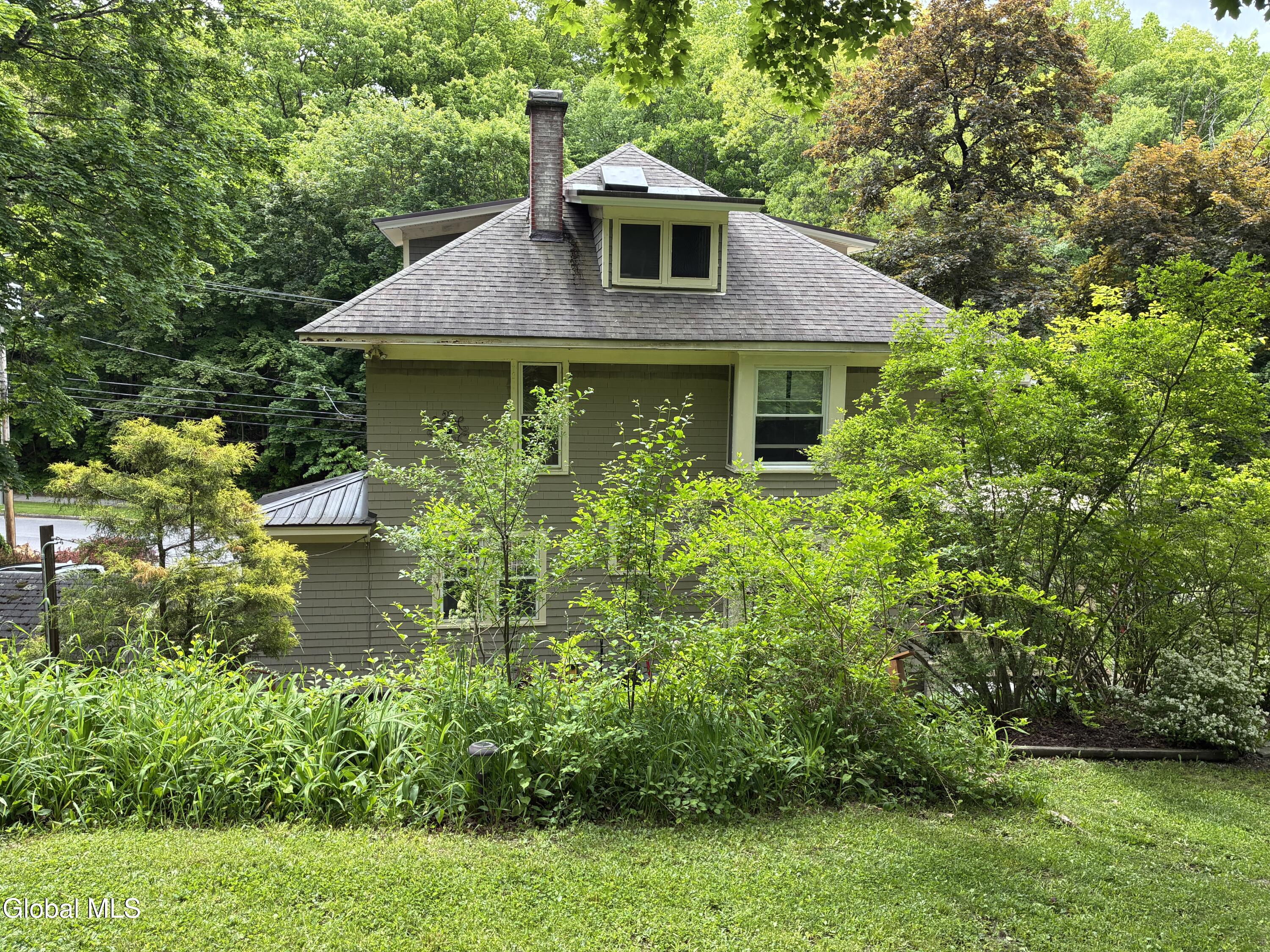 24 Northampton Road Amsterdam NY 12010