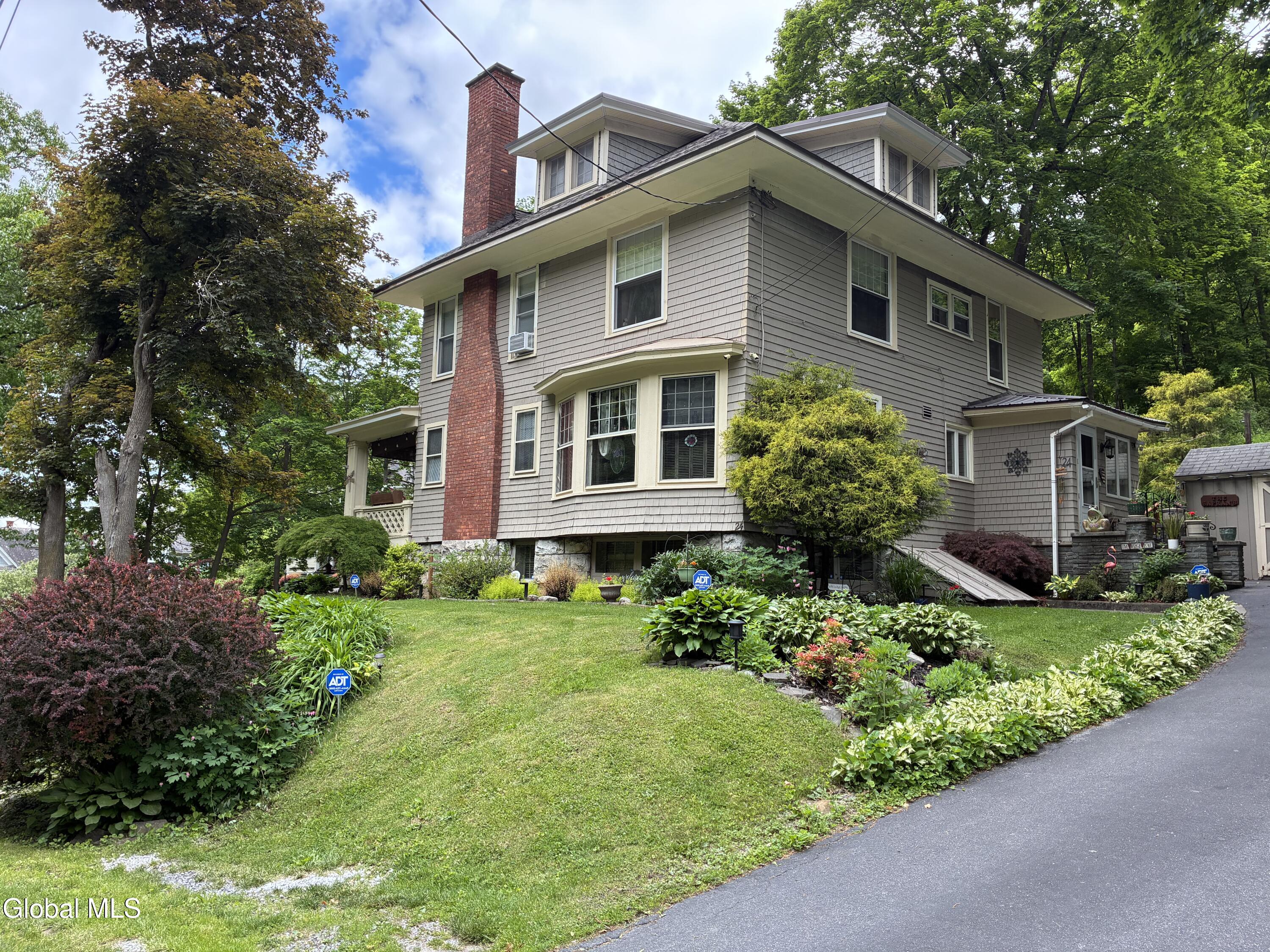 24 Northampton Road Amsterdam NY 12010
