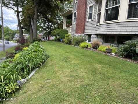24 Northampton Road Amsterdam NY 12010
