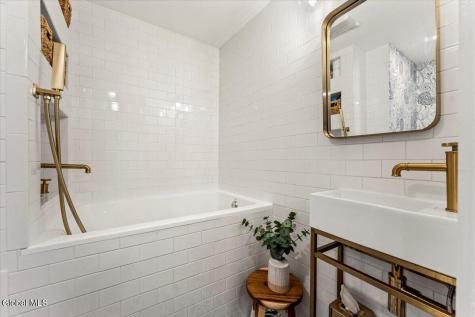 31 Ash Street Saratoga Springs NY 12866