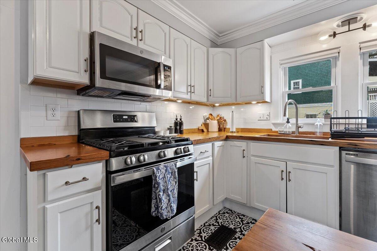 31 Ash Street Saratoga Springs NY 12866