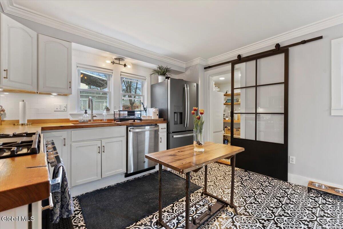 31 Ash Street Saratoga Springs NY 12866