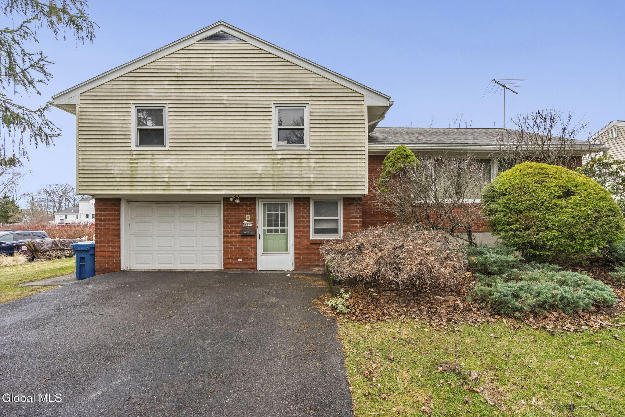 27 Eva Street Latham NY 12110