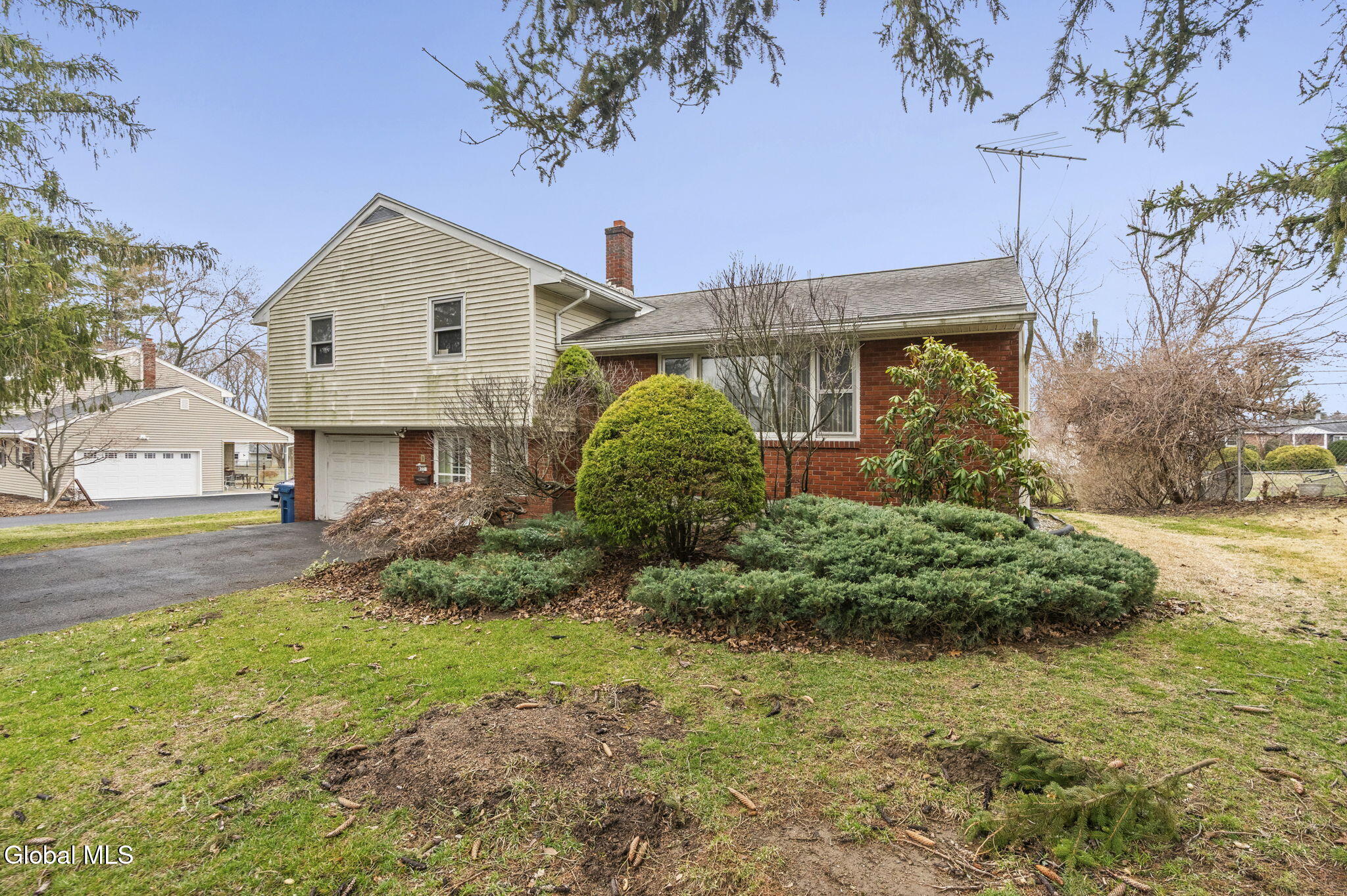 27 Eva Street Latham NY 12110