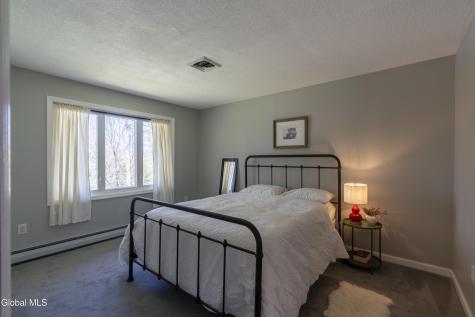 15 Roberts Lane Saratoga Springs NY 12866