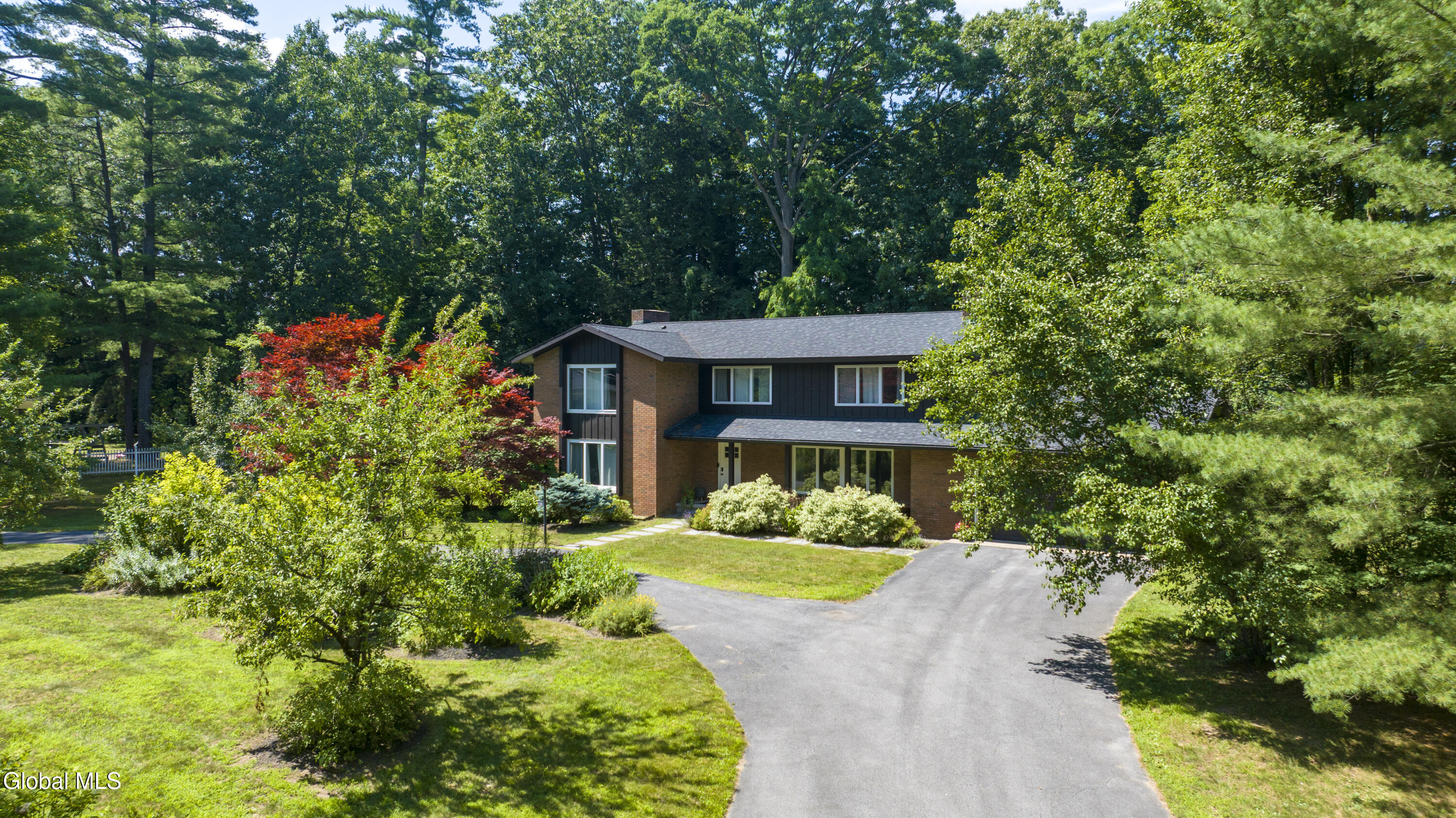 15 Roberts Lane Saratoga Springs NY 12866