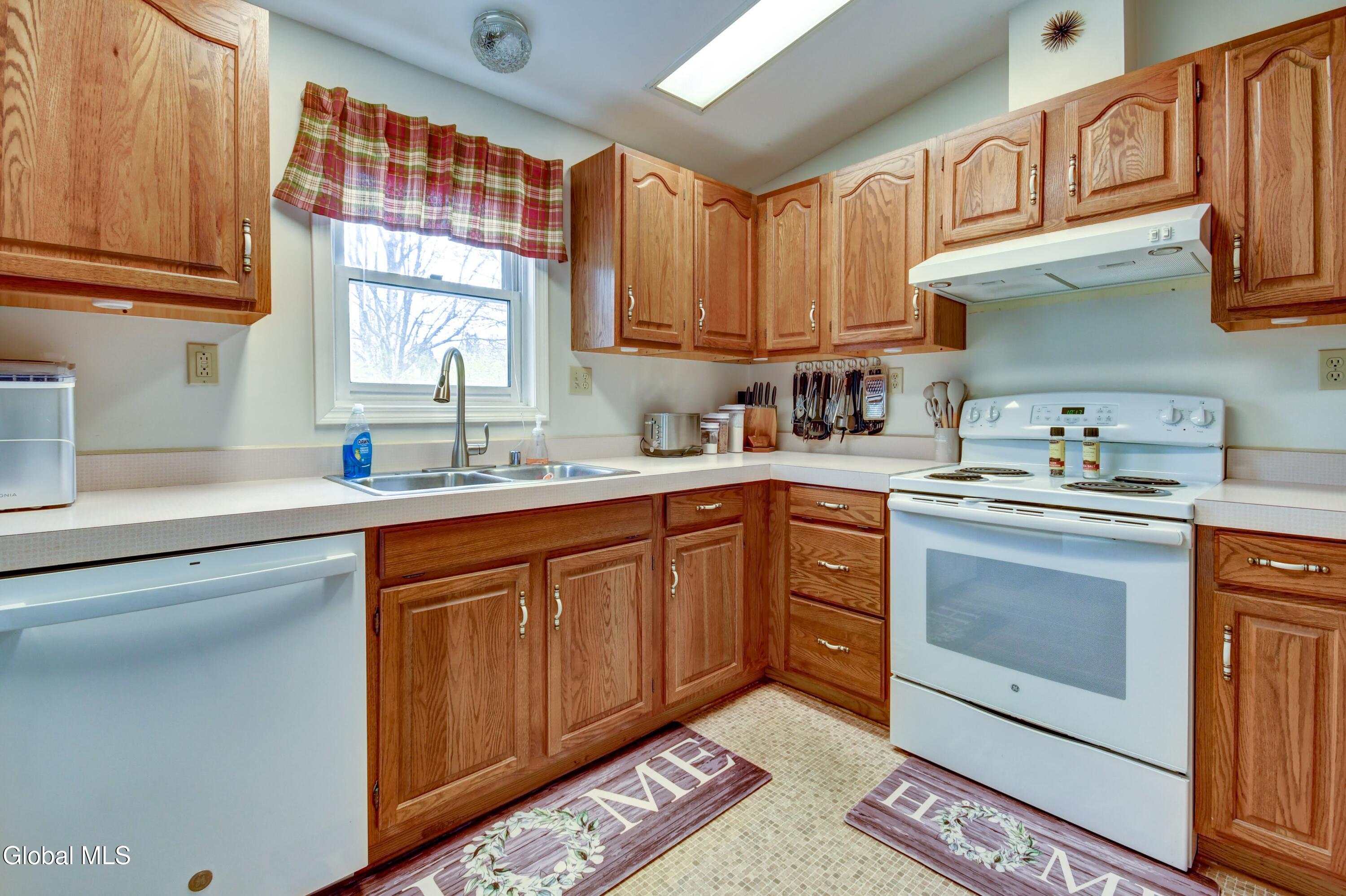 4 Falcon Crest Drive Johnstown NY 12095