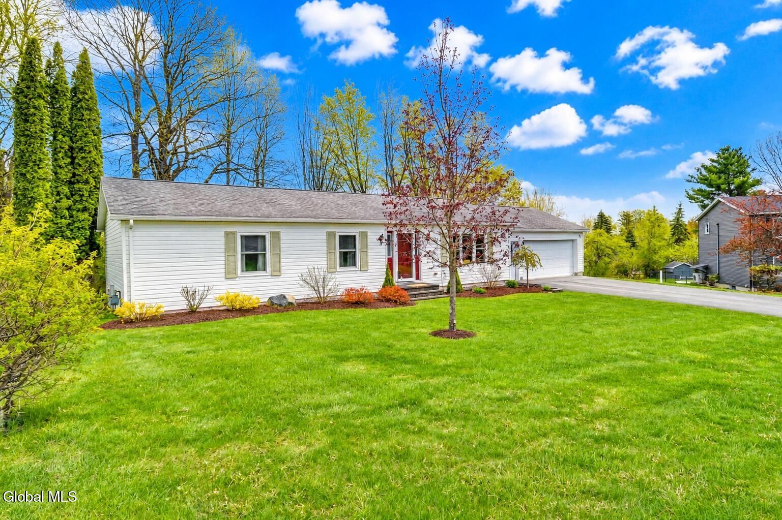 4 Falcon Crest Drive Johnstown NY 12095