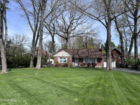 1737 Lexington Parkway Niskayuna NY 12309