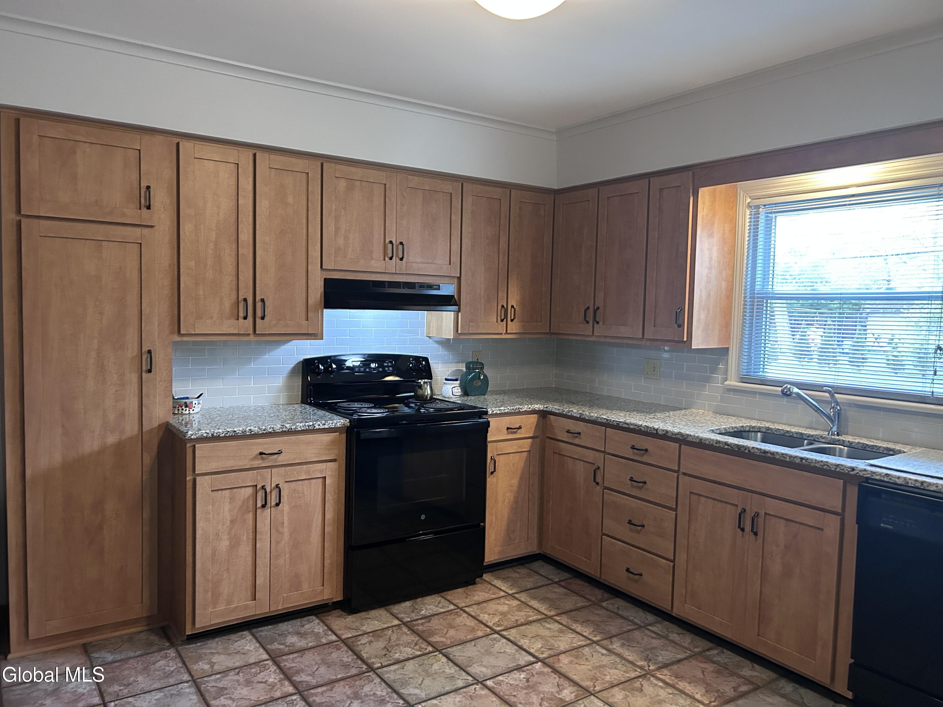 1737 Lexington Parkway Niskayuna NY 12309