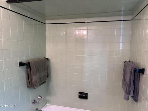 1737 Lexington Parkway Niskayuna NY 12309
