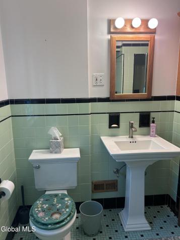 1737 Lexington Parkway Niskayuna NY 12309