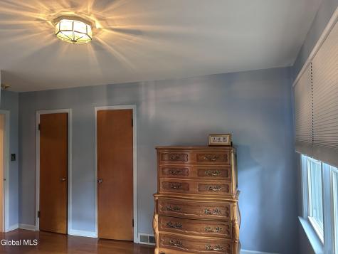 1737 Lexington Parkway Niskayuna NY 12309