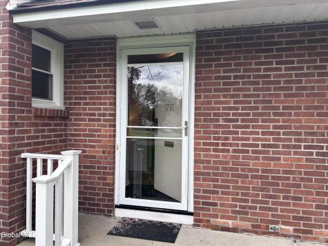 1737 Lexington Parkway Niskayuna NY 12309
