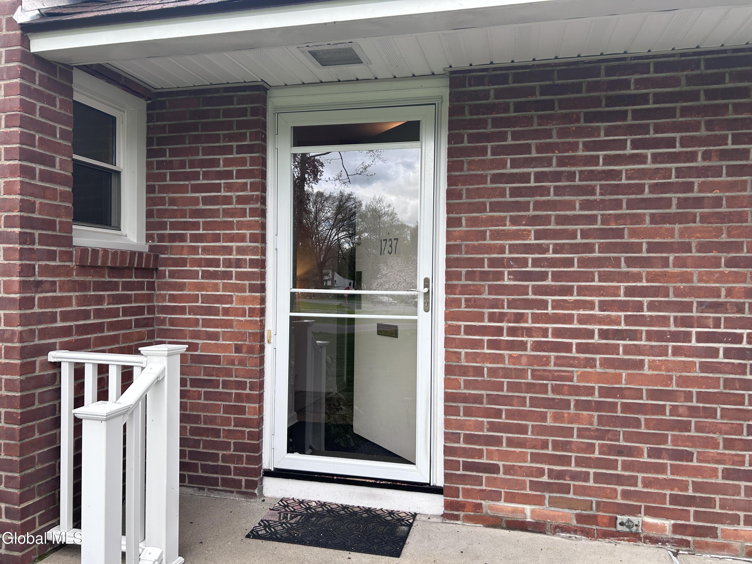 1737 Lexington Parkway Niskayuna NY 12309