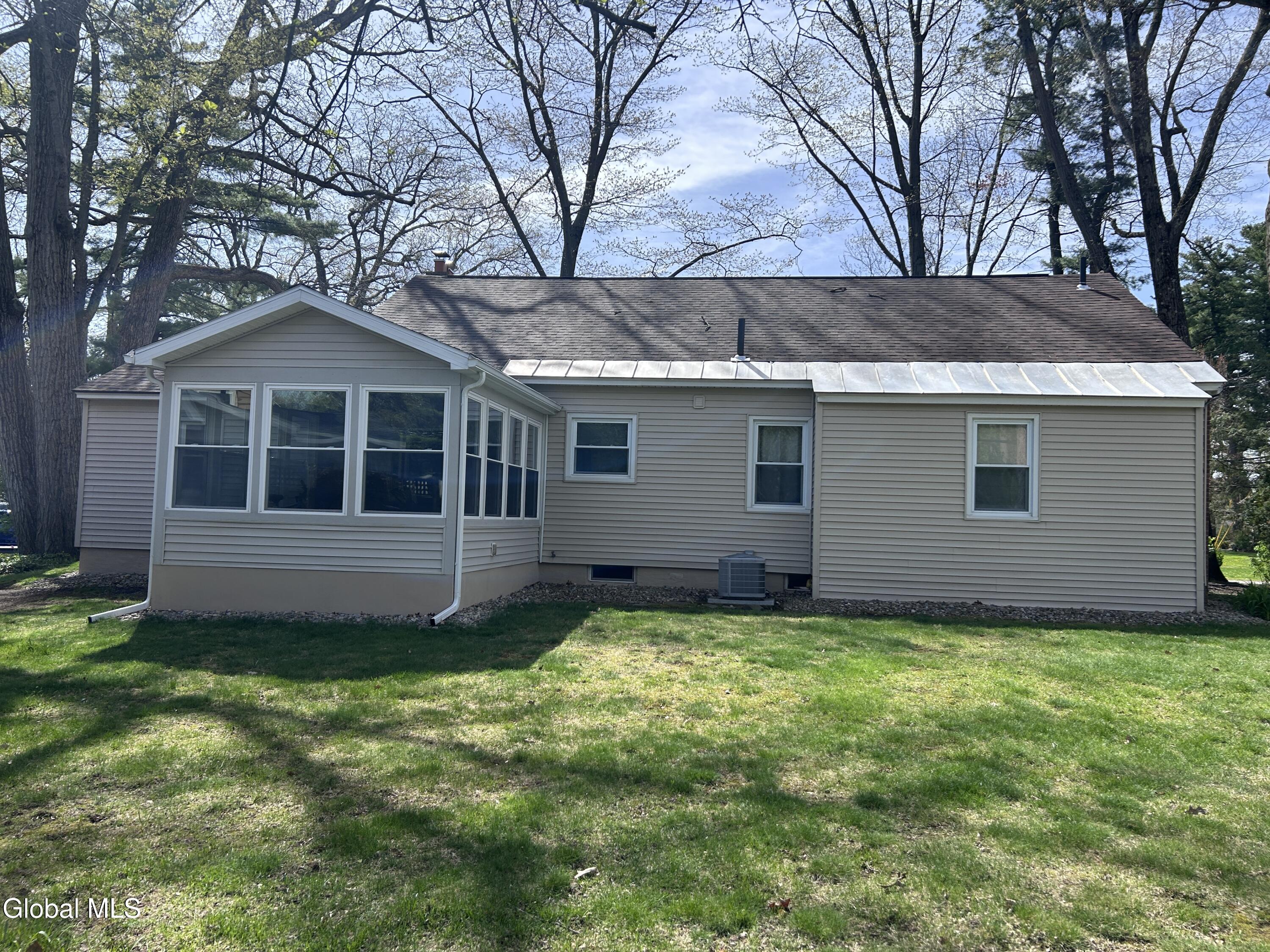 1737 Lexington Parkway Niskayuna NY 12309
