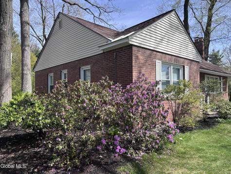 1737 Lexington Parkway Niskayuna NY 12309
