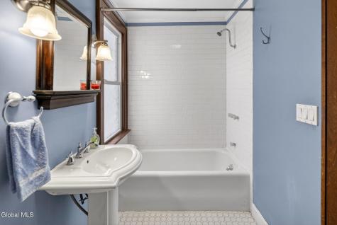 2203 15th Street Troy NY 12180
