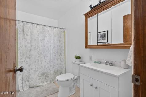 8 Alta Road Albany NY 12205