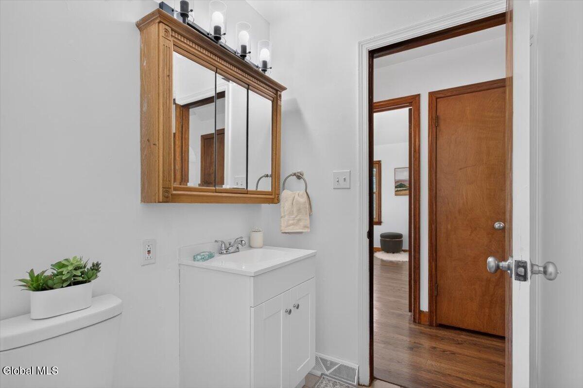 8 Alta Road Albany NY 12205