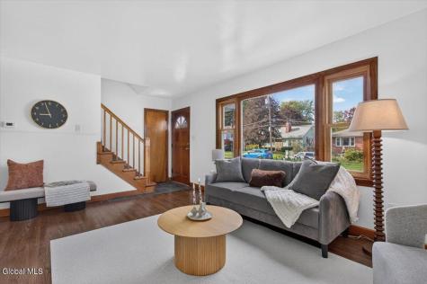8 Alta Road Albany NY 12205