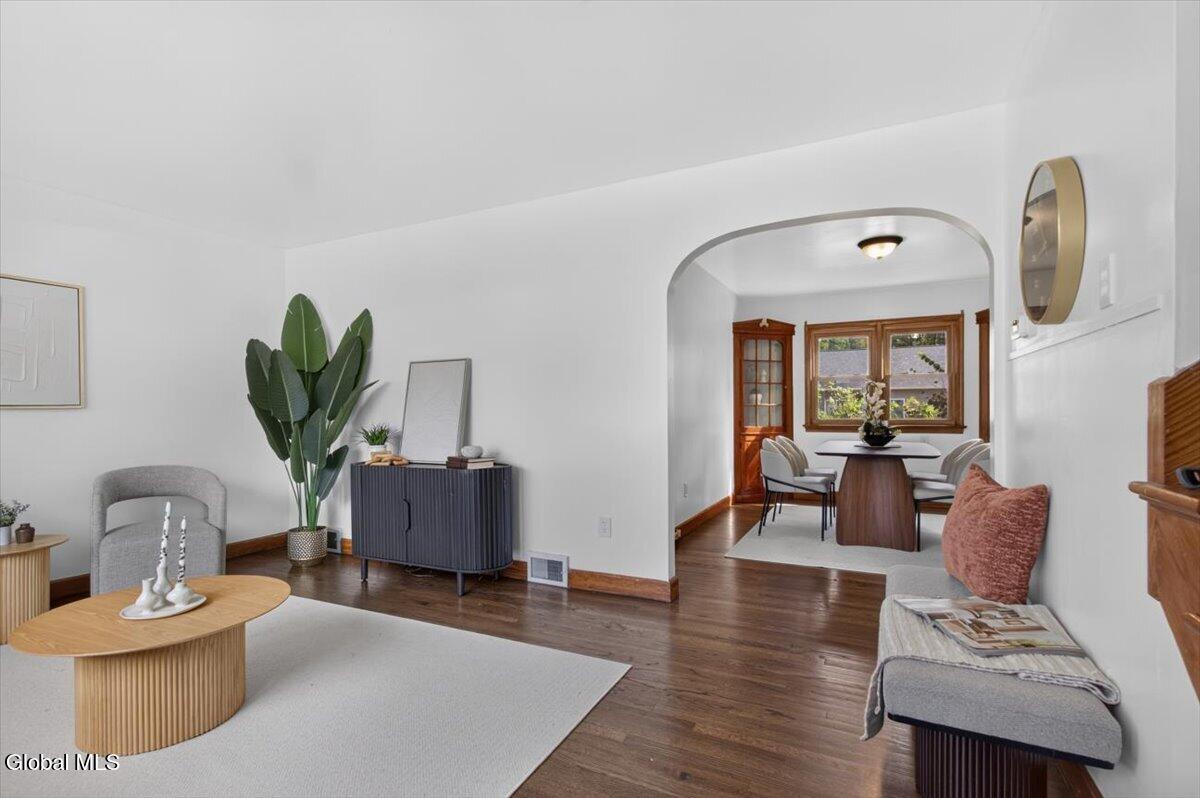 8 Alta Road Albany NY 12205
